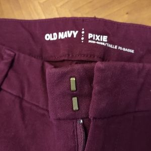 Women's Old Navy pixie crop pants